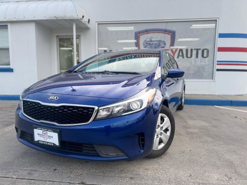 Used 2017 Kia Forte LX FWD image 3