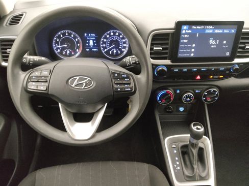 Used 2020 Hyundai Venue SE FWD image 22