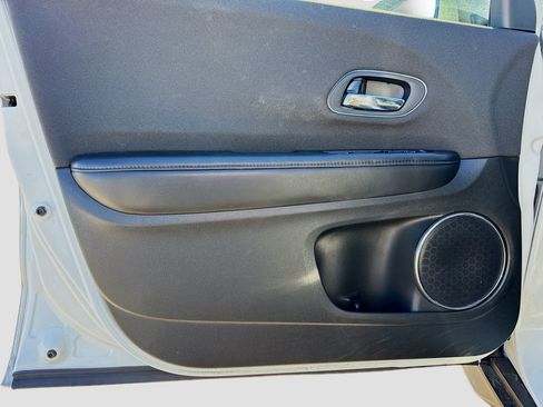 Used 2020 Honda HR-V EX image 19