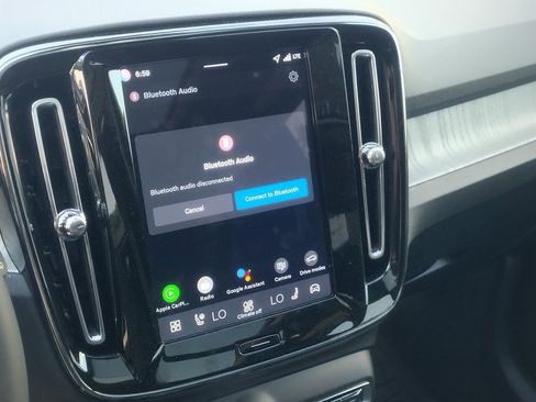 New 2026 Volvo XC40 B5 Ultra w/ Climate Package image 12