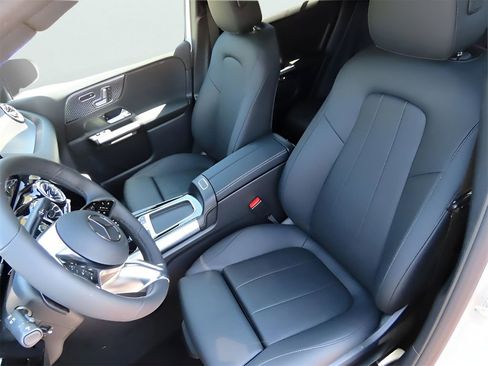 Certified 2025 Mercedes-Benz GLA 250 4MATIC image 56