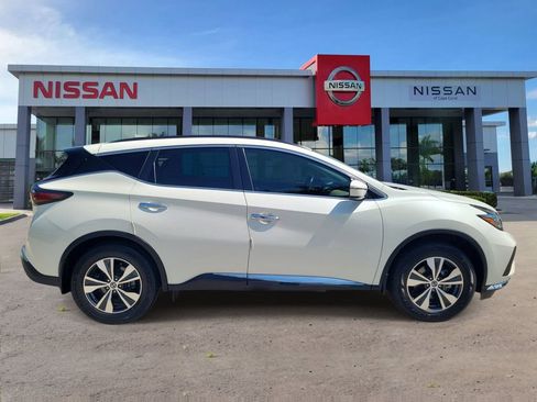 Certified 2022 Nissan Murano SV image 3