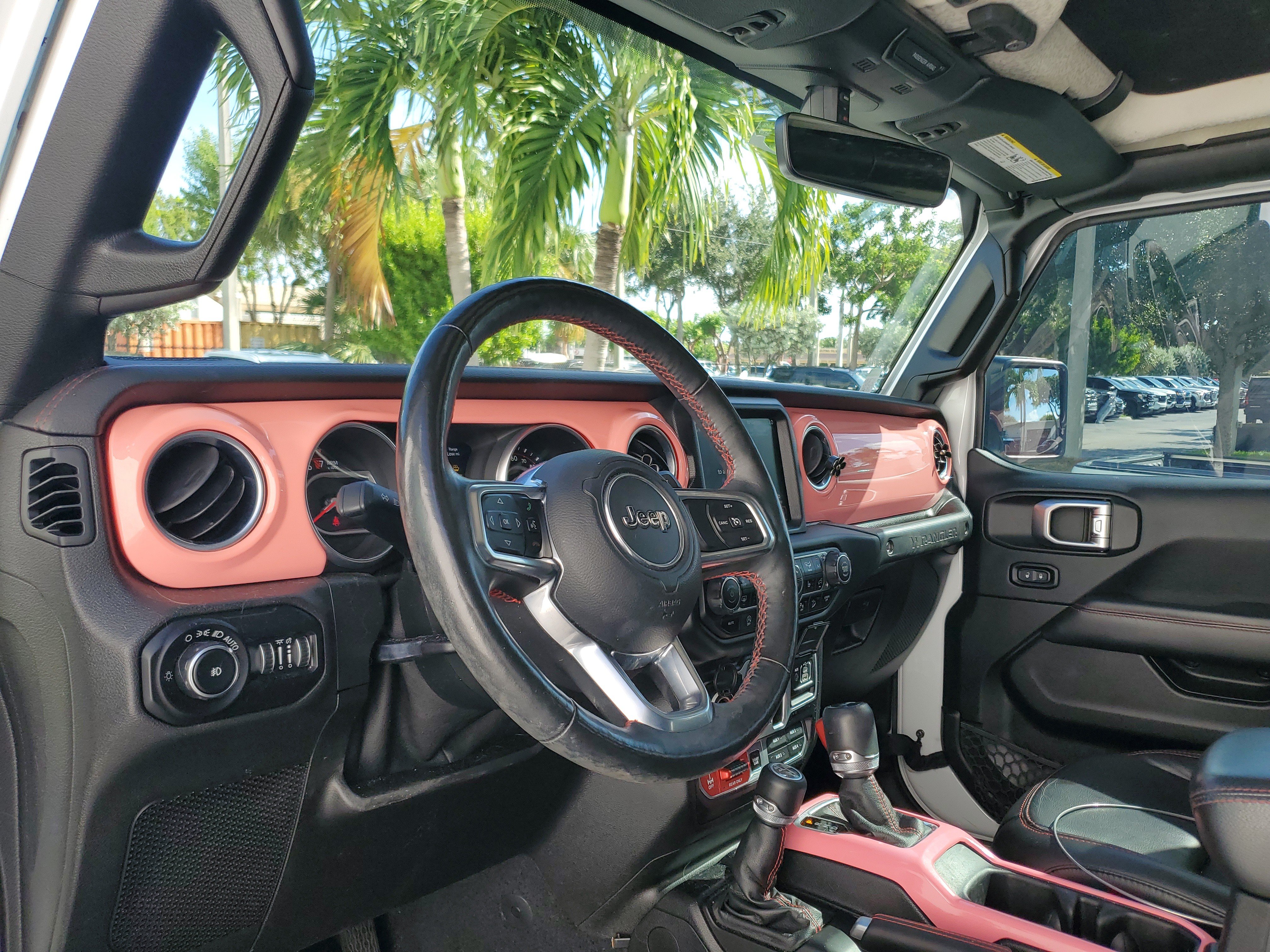 Used 2018 Jeep Wrangler Unlimited Rubicon w/ Dual Top Group AWD/4WD image 9