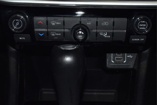 Used 2024 Jeep Compass Latitude AWD/4WD image 18