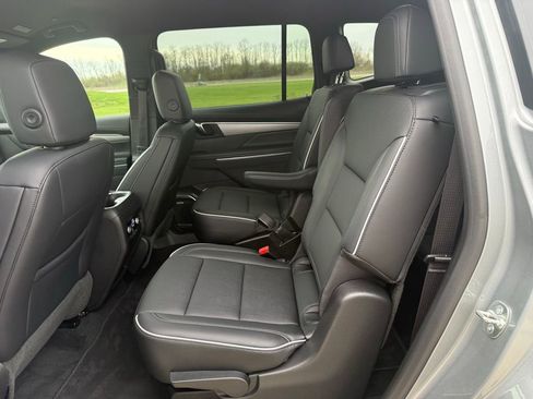 Used 2025 Buick Enclave Preferred image 15