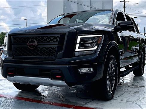 Used 2024 Nissan Titan PRO-4X w/ Pro-4x Convenience Package AWD/4WD image 38