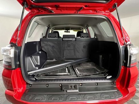 Used 2018 Toyota 4Runner SR5 image 25