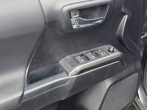 Used 2020 Toyota Tacoma 4x4 Double Cab image 14