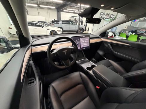 Used 2023 Tesla Model Y Long Range AWD/4WD image 11