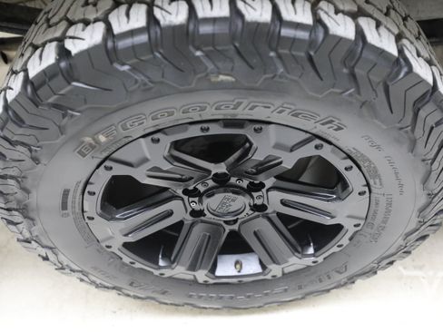 Used 2020 GMC Sierra 1500 AT4 w/ AT4 Premium Package AWD/4WD image 37