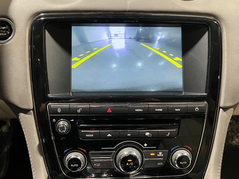 Used 2015 Jaguar XJ L Portfolio RWD image 30