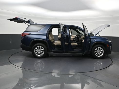 Used 2023 Chevrolet Traverse LS FWD image 33