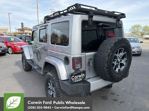 Used 2014 Jeep Wrangler Unlimited Sahara w/ Connectivity Group AWD/4WD image 8