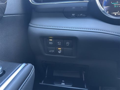 Used 2025 Toyota Highlander Platinum image 23