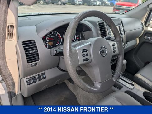 Used 2014 Nissan Frontier SL w/ SL Moonroof Package AWD/4WD image 13