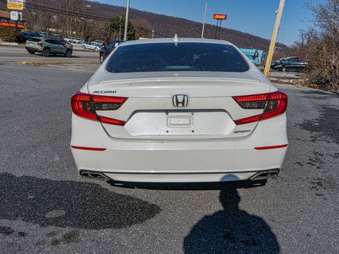 Used 2018 Honda Accord Sport image 6