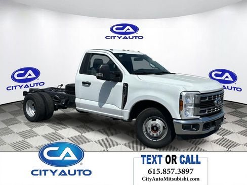 Used 2025 Ford F350 XL w/ XL Chrome Package image 1