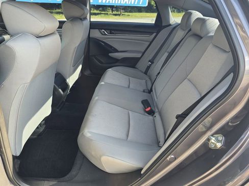 Used 2018 Honda Accord LX image 10