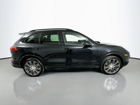 Used 2017 Porsche Cayenne image 4