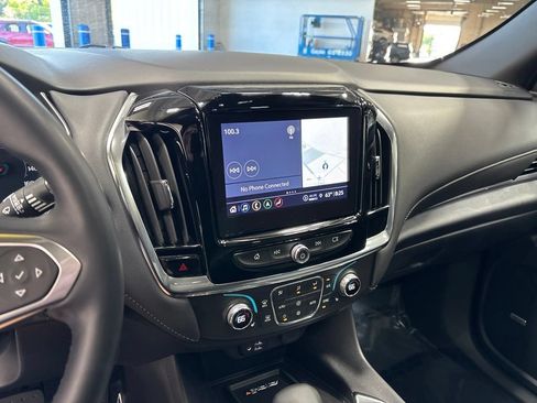 Used 2023 Chevrolet Traverse LT AWD/4WD image 18