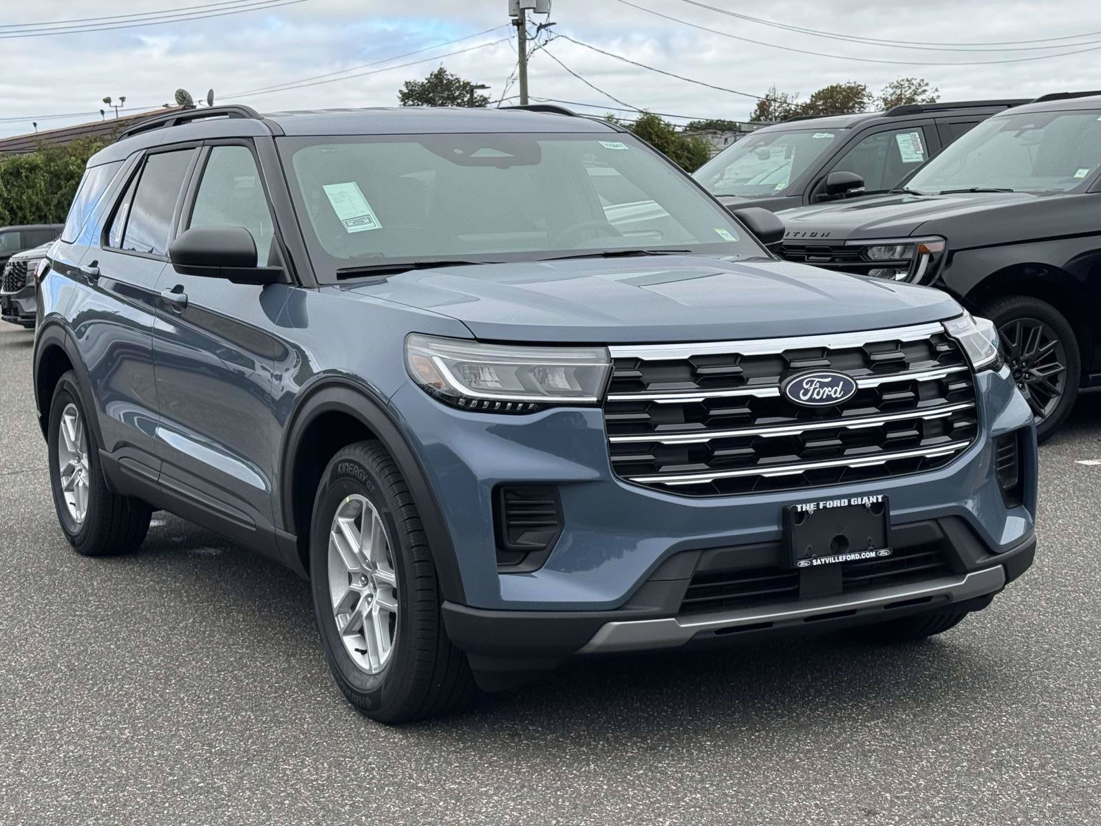 New 2027 Ford Explorer Active AWD/4WD image 2