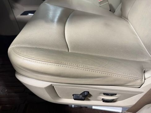 Used 2017 RAM 1500 Laramie AWD/4WD image 5