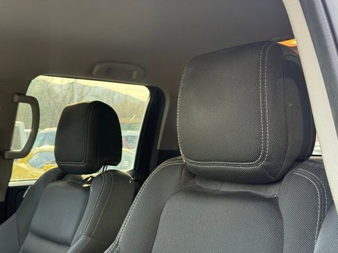 Used 2022 Nissan Frontier SV image 11