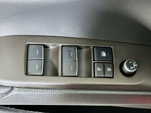 Used 2021 Toyota Camry XSE image 14