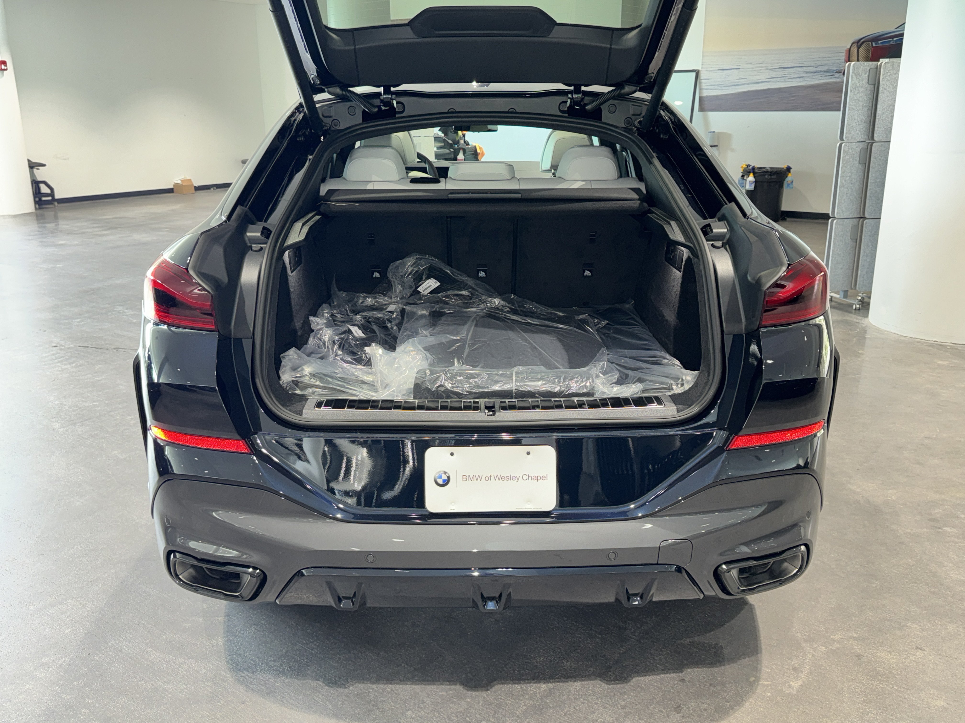 New 2027 BMW X6 xDrive40i w/ Climate Comfort Package AWD/4WD image 14