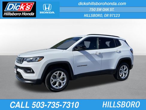 Used 2024 Jeep Compass Latitude AWD/4WD image 1