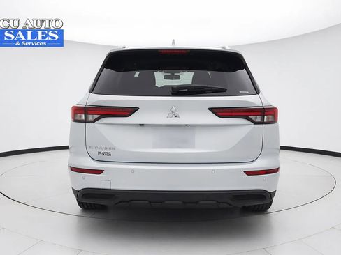 Used 2022 Mitsubishi Outlander ES AWD/4WD image 5