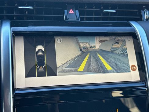 Used 2022 Land Rover Discovery Sport SE AWD/4WD image 23