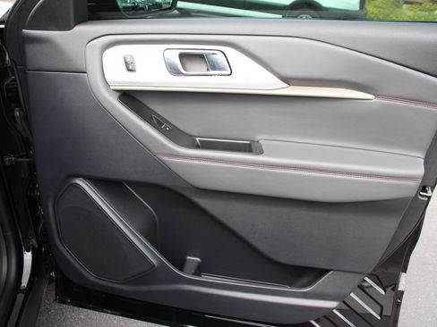 Certified 2025 Ford Explorer Active AWD/4WD image 28
