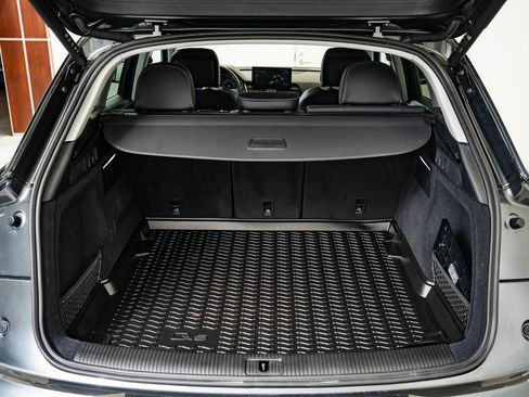 Certified 2025 Audi Q5 2.0T Premium Plus w/ Premium Plus Package image 18