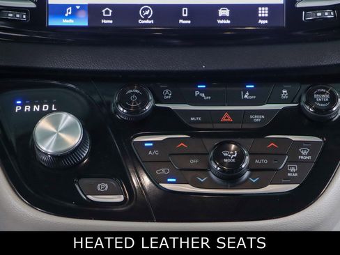 Used 2023 Chrysler Pacifica Touring-L FWD image 20