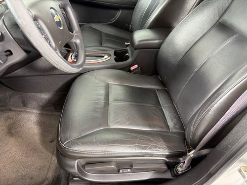 Used 2009 Chevrolet Impala LT FWD image 12
