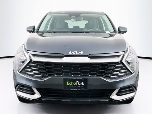 Used 2024 Kia Sportage LX image 2