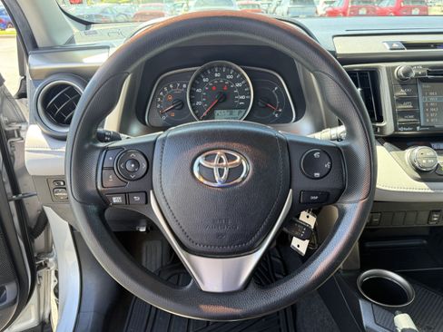 Used 2015 Toyota RAV4 XLE FWD image 12