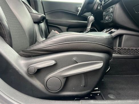 Used 2019 Jeep Compass Latitude image 23