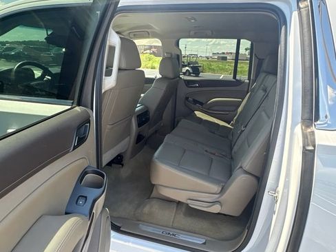 Used 2018 GMC Yukon XL SLT RWD image 12