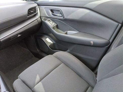 Certified 2025 Nissan Rogue S FWD image 23