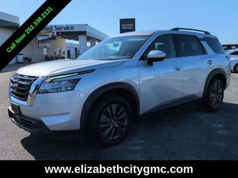 Used 2022 Nissan Pathfinder SV AWD/4WD image 8