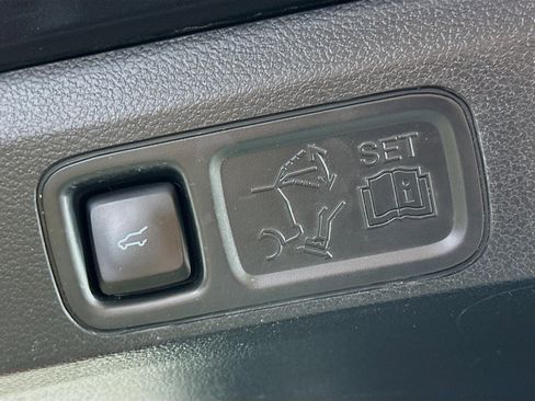 Used 2022 Ford Expedition Platinum image 32