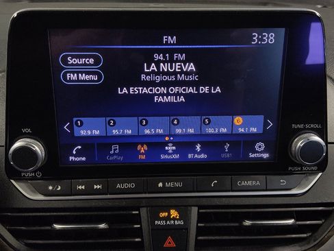 Used 2025 Nissan Altima 2.5 SV FWD image 25