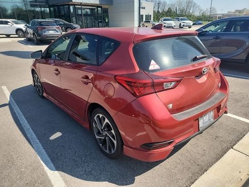 Used 2017 Toyota Corolla iM image 2