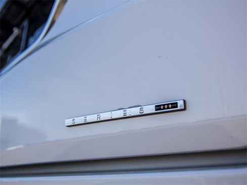 Used 2024 Jeep Grand Wagoneer Series III w/ HD Trailer Tow Package image 12