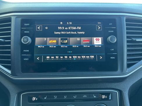 Used 2020 Volkswagen Atlas Cross Sport SE w/ Towing Package image 19