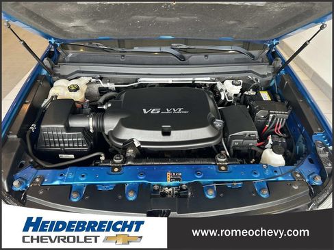Used 2022 Chevrolet Colorado Z71 AWD/4WD image 9