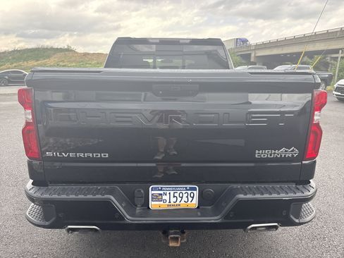 Used 2019 Chevrolet Silverado 1500 High Country w/ Z71 Off-Road Package AWD/4WD image 4