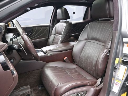 Used 2018 Lexus LS 500 w/ Interior Upgrade Package RWD image 15